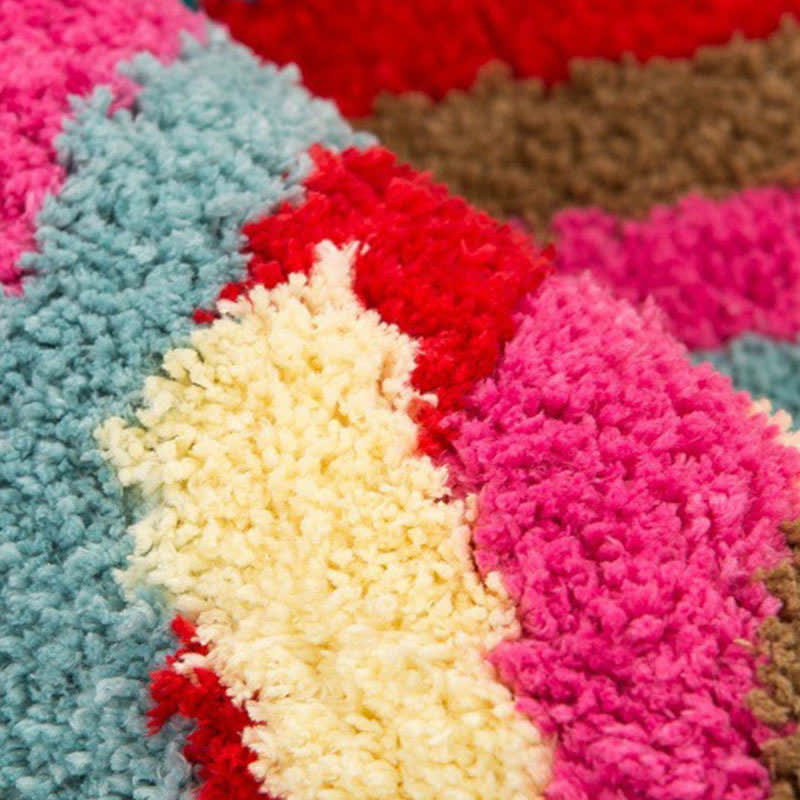 Tapis de bain doux et antidérapant avec motif arc-en-ciel et lettres