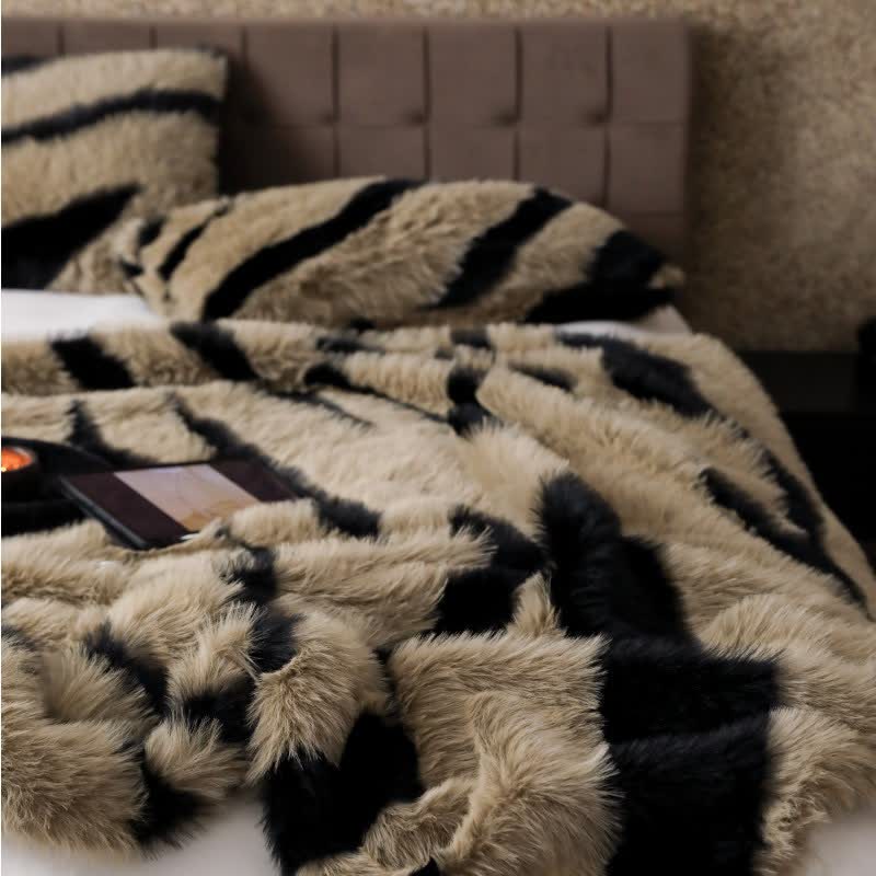Couverture moderne en fausse fourrure à motif zèbre