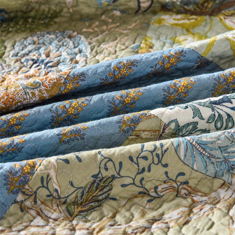 Couette de style bohème avec taies d'oreiller à fleurs