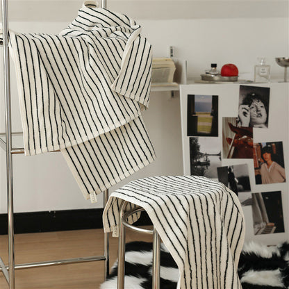 Serviette en coton respirant à rayures blanches et noires