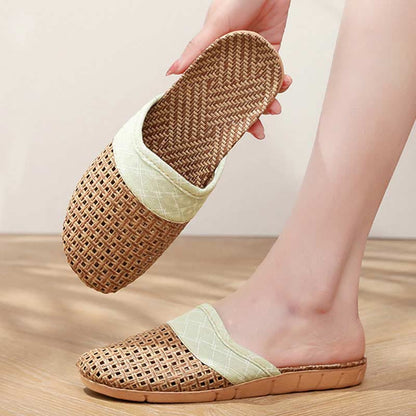 Chaussons plats modernes, creusés et antidérapants