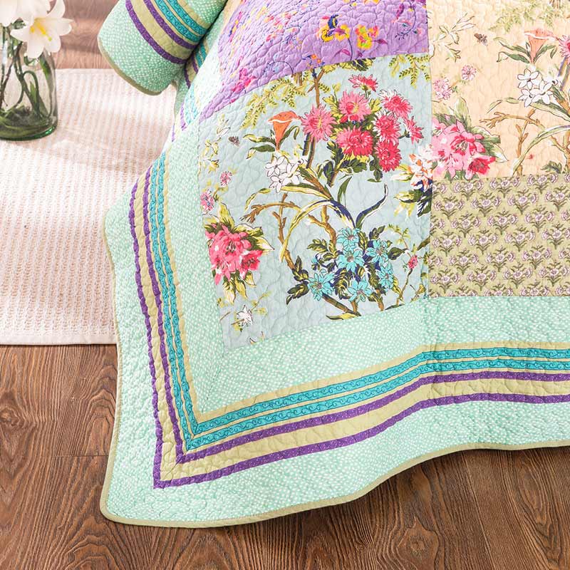 Couette patchwork bohème avec motif floral et taies d'oreiller