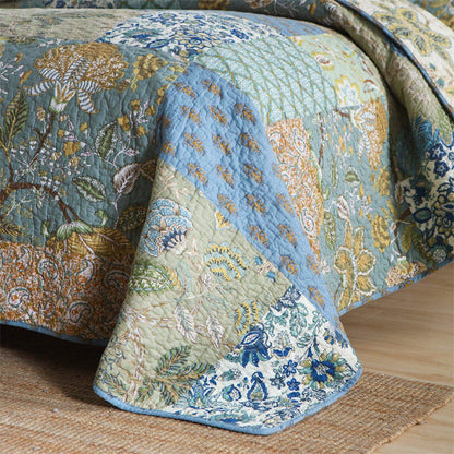 Couette de style bohème avec taies d'oreiller à fleurs