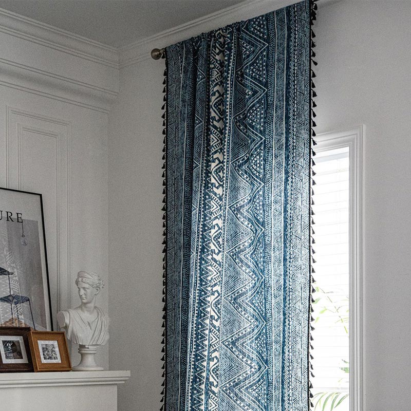 Rideau filtrant la lumière bleue avec motif géométrique
