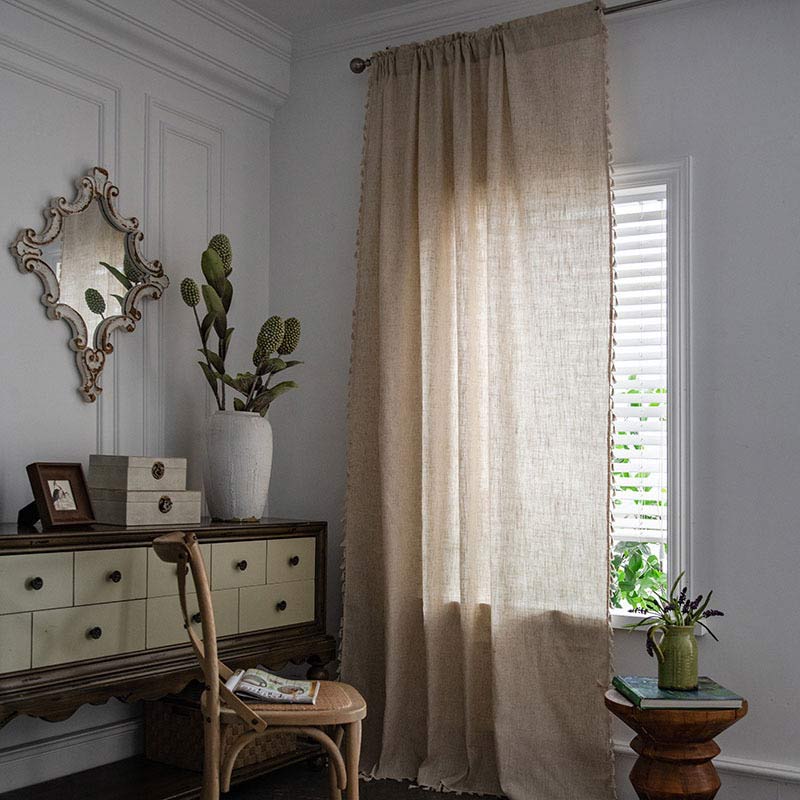 Rideau filtrant la lumière beige à pompons Boho