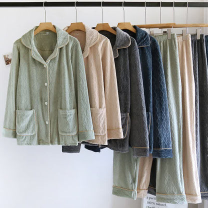 Ensemble pyjama en flanelle de couleur unie avec revers