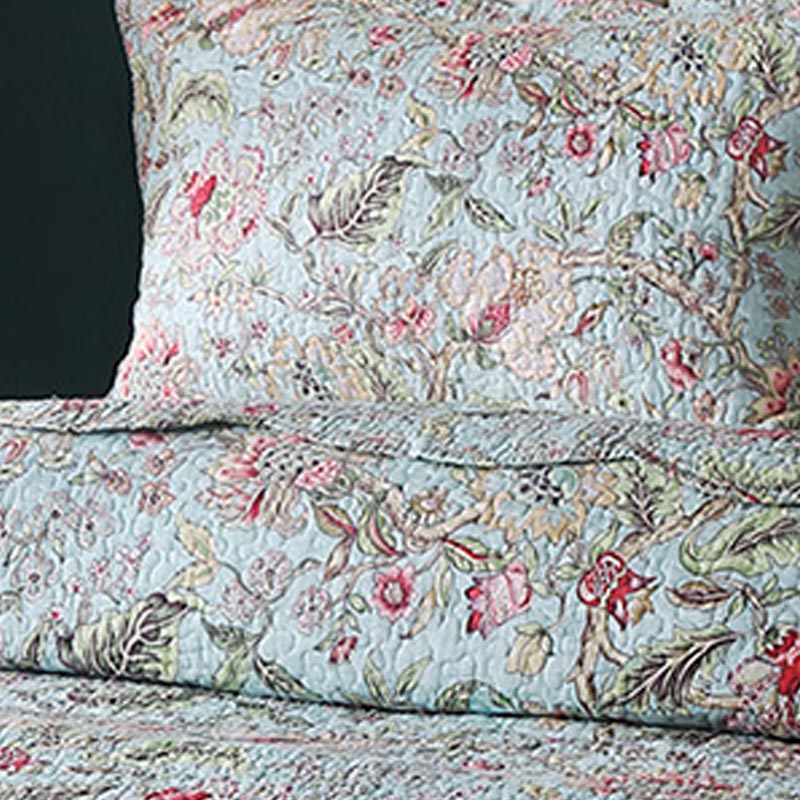 Couette florale vintage avec taies d'oreiller