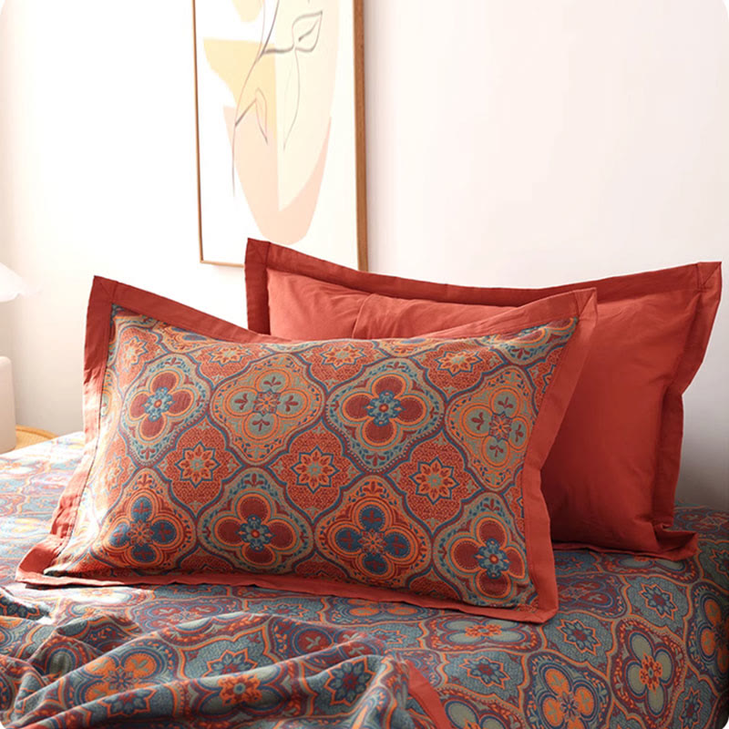 Couette réversible en coton à motif pétales - image 4