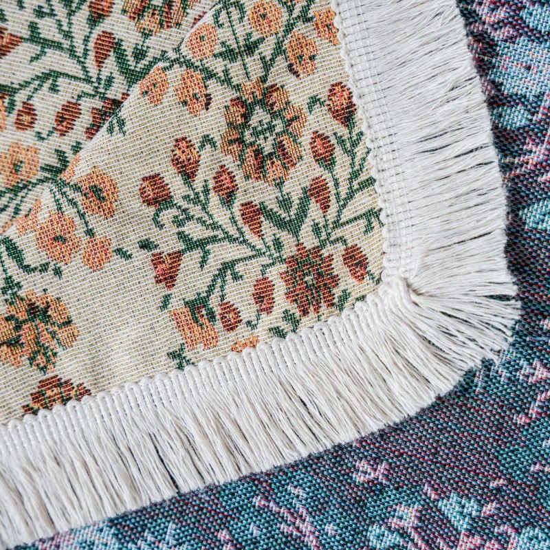 Housse de canapé avec pompon jacquard et motif fleur de prunier