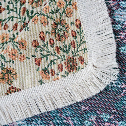 Housse de canapé avec pompon jacquard et motif fleur de prunier
