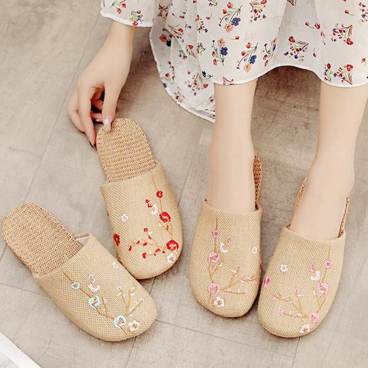 Chaussons confortables en lin brodés Plum Bossom