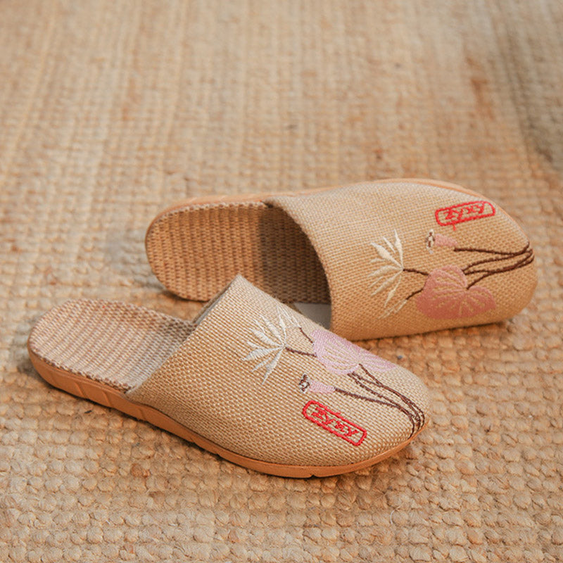 Chaussons rétro en lin brodés de lotus
