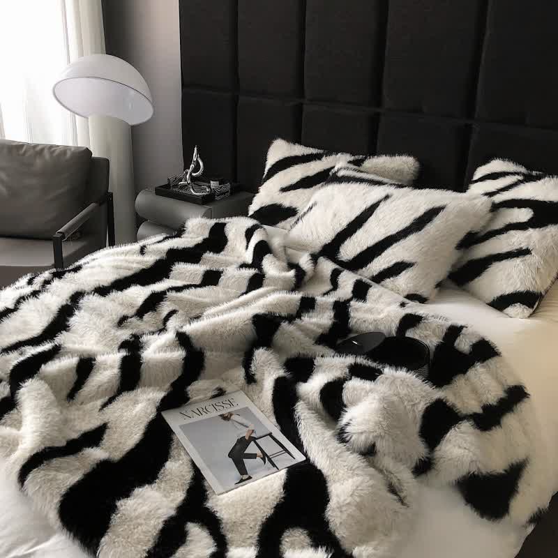 Couverture moderne en fausse fourrure à motif zèbre