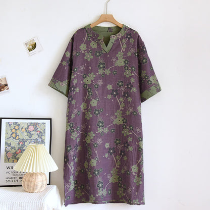Chemise de nuit en coton doux avec col en V et fleur de prunier