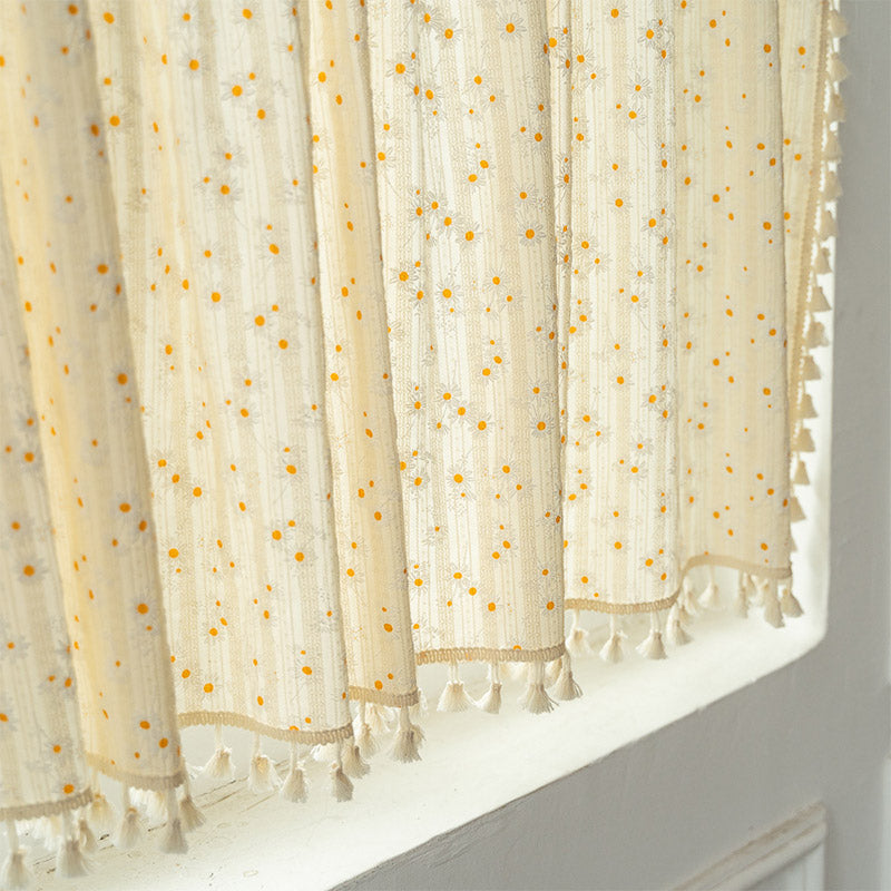 Rideau à plusieurs niveaux beige à motif marguerites