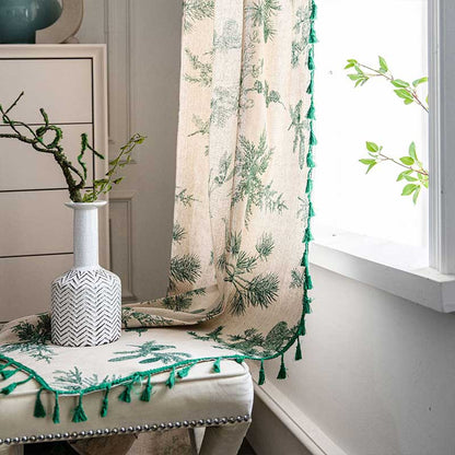 Rideau vert à pompons et motif oiseaux