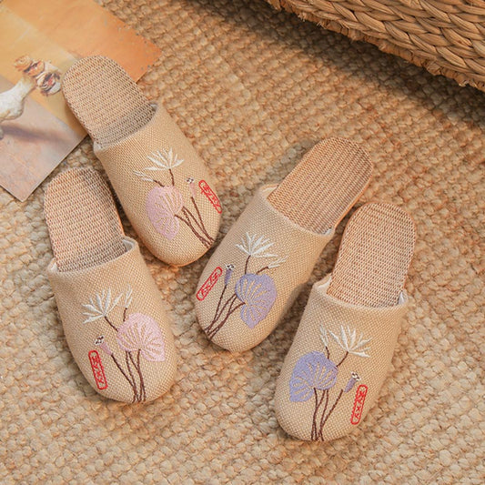 Chaussons rétro en lin brodés de lotus
