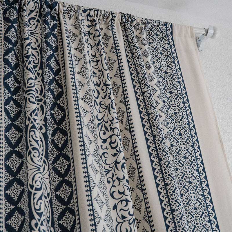 Rideau en coton et lin à motifs bleus