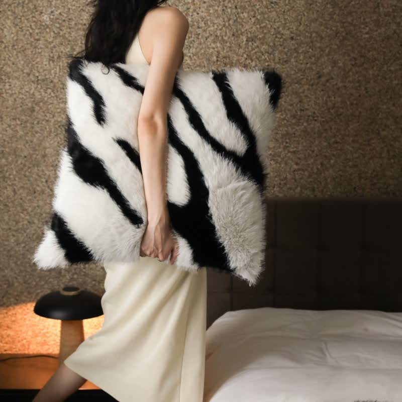 Couverture moderne en fausse fourrure à motif zèbre