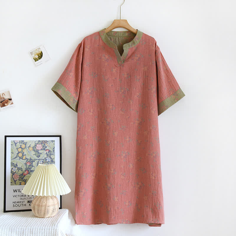 Chemise de nuit en coton doux avec col en V et motif floral en naturel