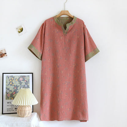 Chemise de nuit en coton doux avec col en V et motif floral en naturel