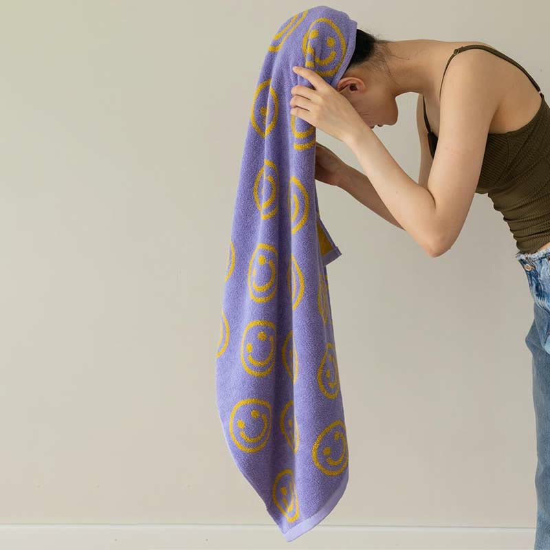 Ownkoti – Serviette en coton peigné doux avec un motif souriant