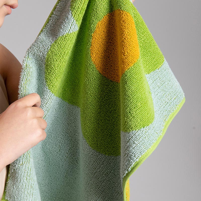 Serviette en coton respirant avec motif floral et design en blocs de couleurs