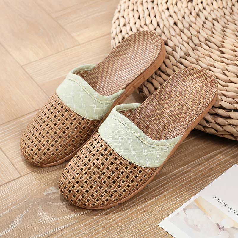 Chaussons plats modernes, creusés et antidérapants