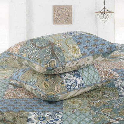 Couette de style bohème avec taies d'oreiller à fleurs