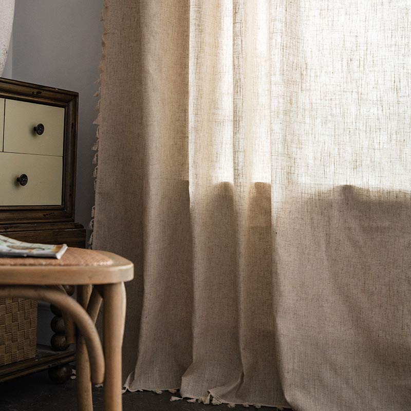 Rideau filtrant la lumière beige à pompons Boho