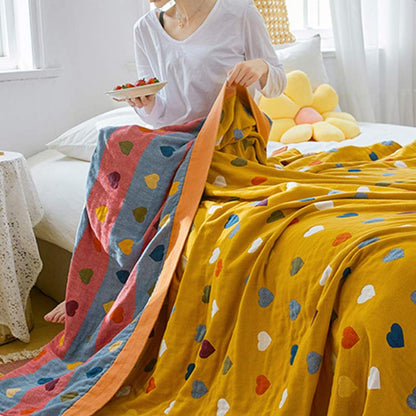 Couette réversible en gaze de coton avec des cœurs colorés
