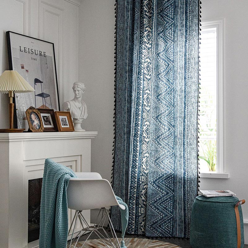 Rideau filtrant la lumière bleue avec motif géométrique