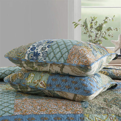 Couette de style bohème avec taies d'oreiller à fleurs